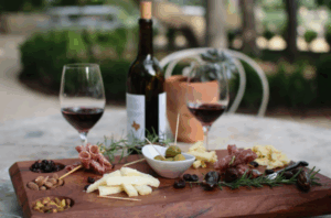 Come Abbinare Vino e Cibo: Guida per Iniziare